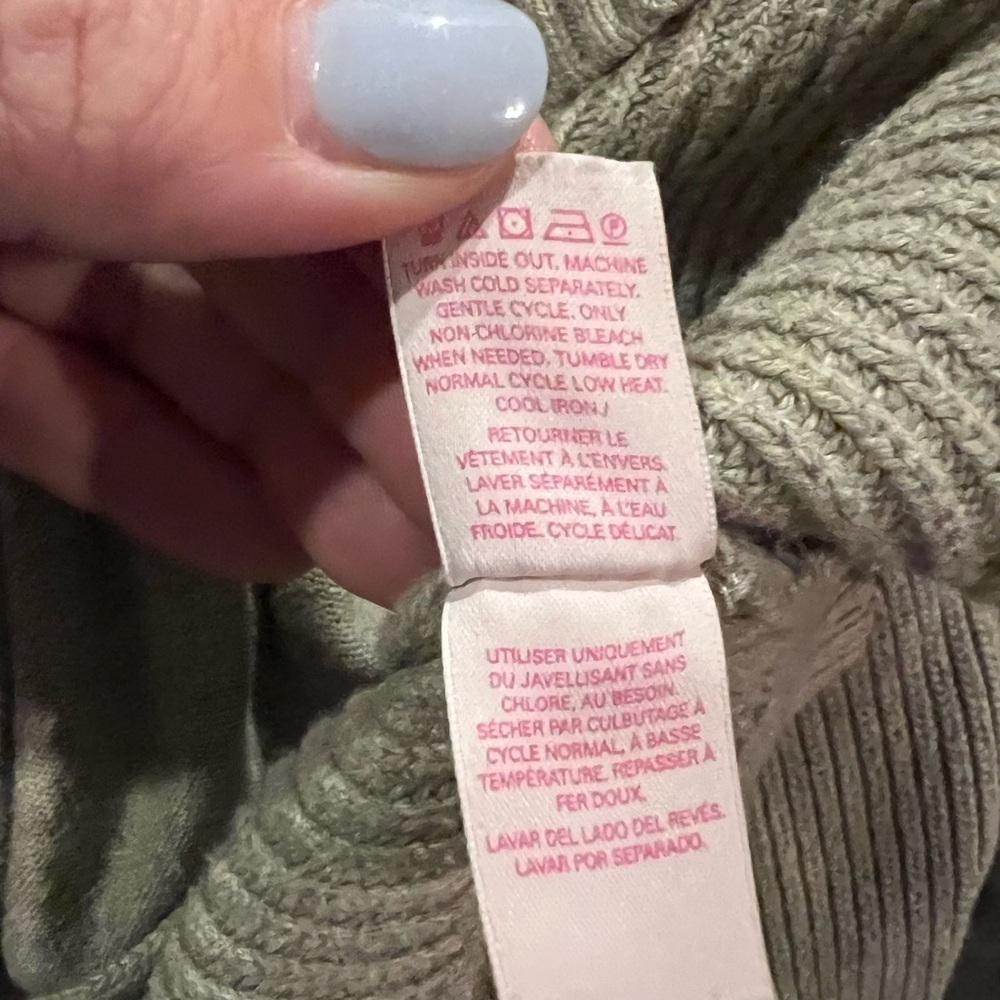 Victoria’s Secret Women's V-Neck Sweater - Tan - Picture 5 of 10